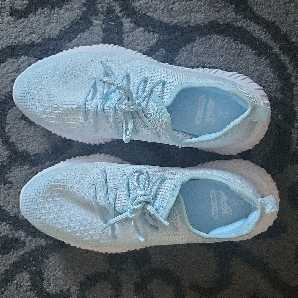 Avia memory foam sneakers